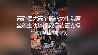 漂亮少妇3P 被两个肌肉猛男吃鸡 啪啪 力量和美的结合 画面很唯美