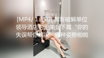 小姐姐不仅长得漂亮还能劈一字马，各种姿势啪啪都难不倒她