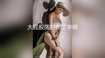 妹妹想吃糖 我把棒棒糖给妹妹吃 我就把妹妹按在床上JJ太软插不进去 射的太快 只好自慰