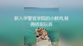 大神旅游景区一路走一路抄底众多的美女少妇眼界大开 (13)