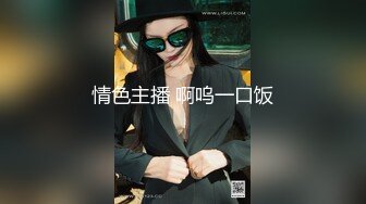 跟随偷窥跟小女友逛超市的眼镜JK美眉 搂搂抱抱好亲热 小屁屁小内内看光光