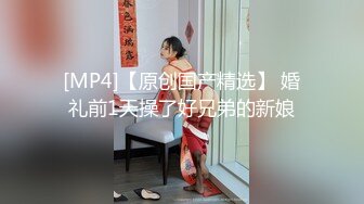 颜值很高的御姐少妇，全程露脸镜头前发骚，淫声荡语揉捏骚奶子