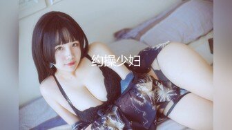 《居家摄像头破解》角度刚刚好偷窥漂亮的女主角洗澡上厕所