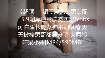 【爱唱歌的小妹妹】先给大家唱个歌再大秀，学过瑜伽身体素质比较好，超粉嫩小穴周围长了一圈毛，哥哥要不要插进来