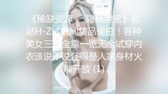 -上夜班的巨乳护士小姐姐医院激情露出 厕所尿尿回到宿舍洗澡自慰