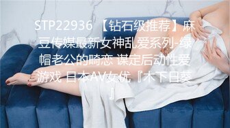 上海车展色色的摄影师各种角度 捕捉身材火爆的美女模特各种不经意间的走光 (1)