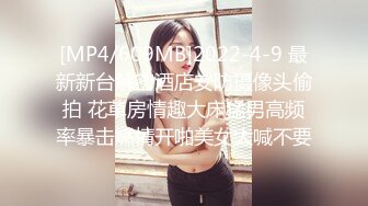 澡堂子更衣室偷窥众多的脱的光溜溜的美女少妇 (14)